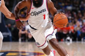 关于NBA季后赛转会期再迎强敌，莱比锡防线松动，主帅态度：底气十足，赛程密集仍需轮换的信息-开云安全官网